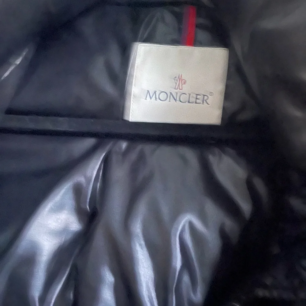 Moncler  puffer Norme AFNOR G32-003 - Picture 4 of 8